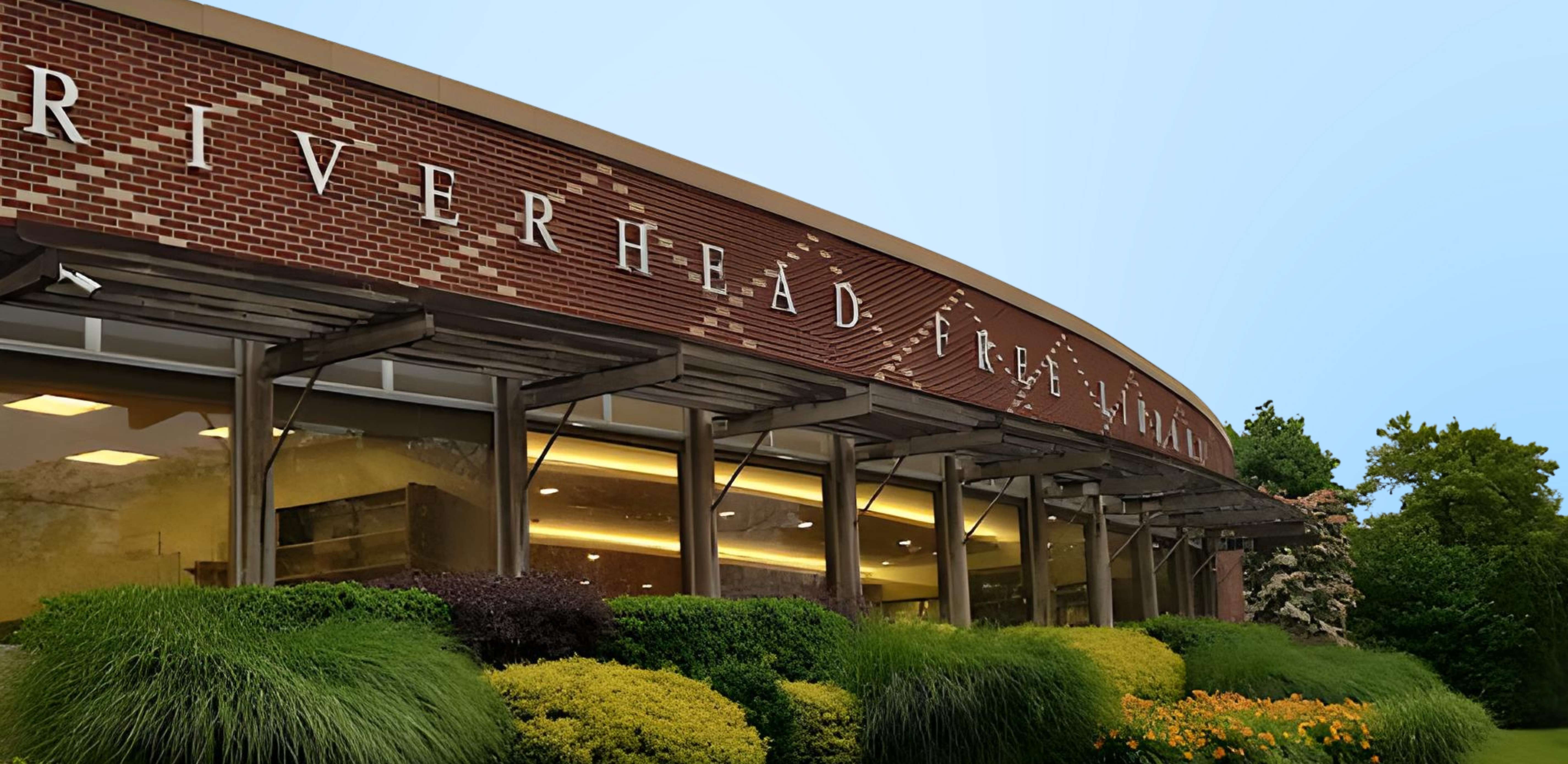 Photo of the front of Riverhead Library
